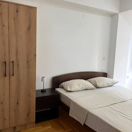 Center Apartment-modern,familyheaven,bus Station Daire