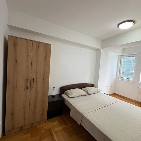 Center Apartment-modern,familyheaven,bus Station *