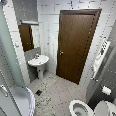 Center Apartment-modern,familyheaven,bus Station *