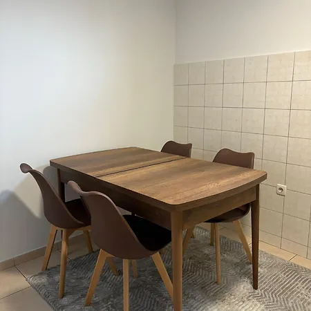 Daire Center Apartment-modern,familyheaven,bus Station Üsküp
