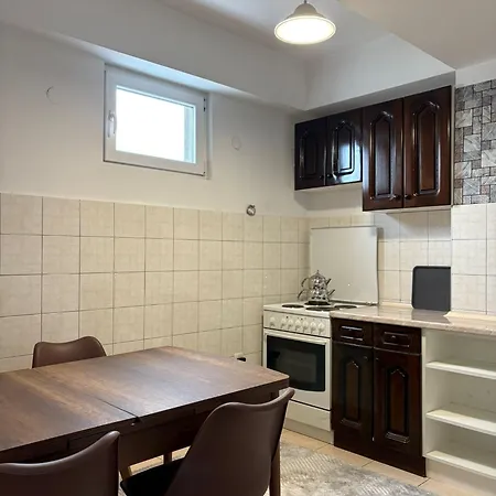 Center Apartment-modern,familyheaven,bus Station Daire
