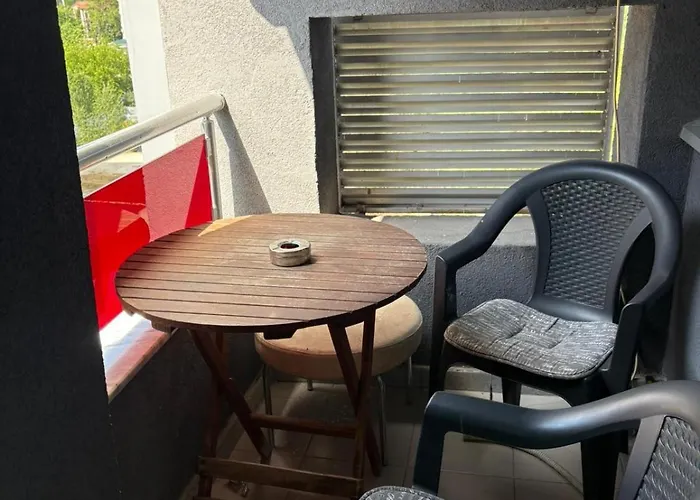 Apartament Center Apartment-modern,familyheaven,bus Station *