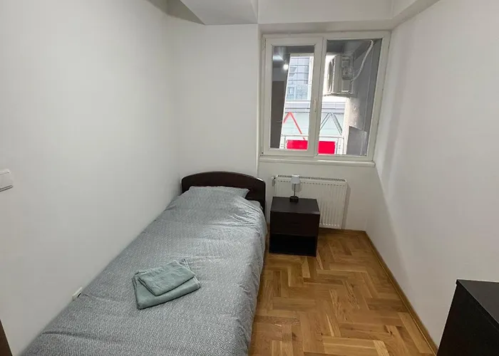 Апартаменти Center Apartment-modern,familyheaven,bus Station *