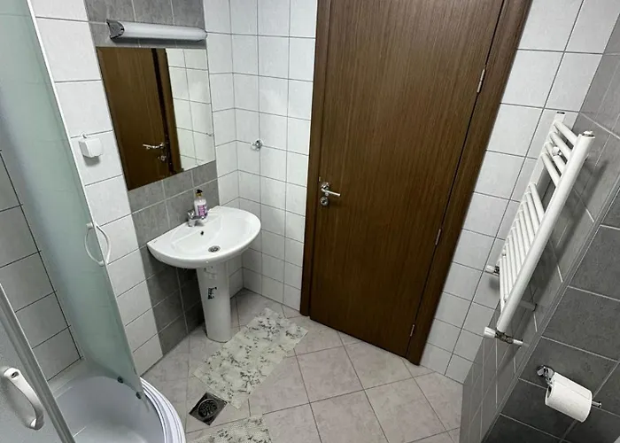 Center Apartment-modern,familyheaven,bus Station *