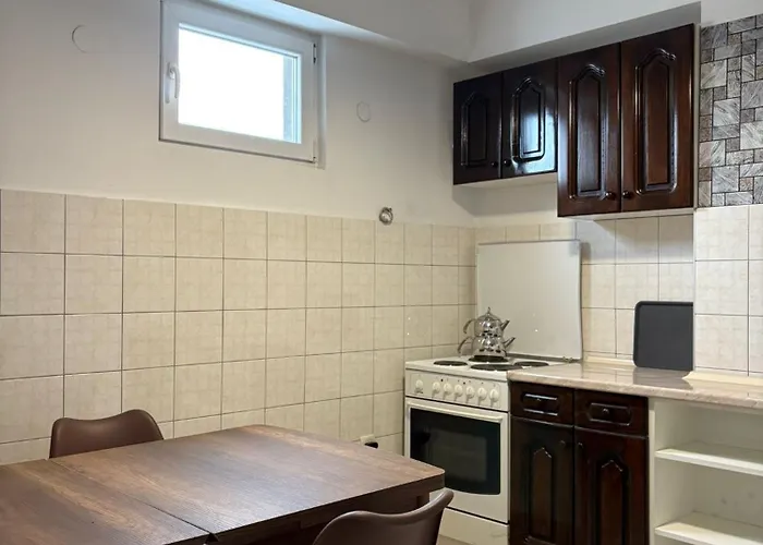 Center Apartment-modern,familyheaven,bus Station Apartament