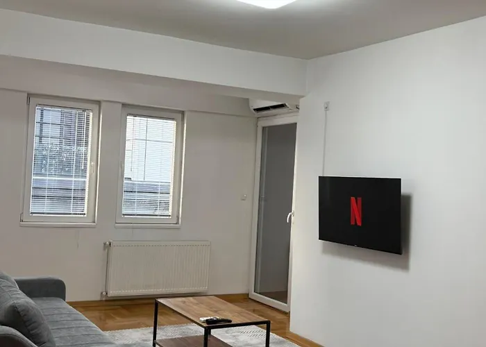 Center Apartment-modern,familyheaven,bus Station